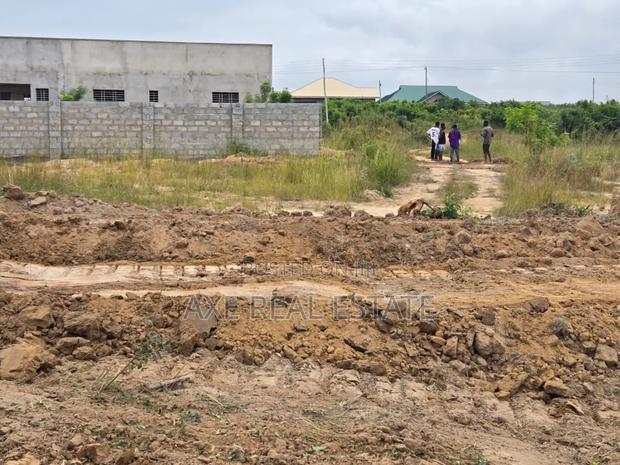Prime Plots< Comfortable Residence - Prampram Beach Road · Photo 2