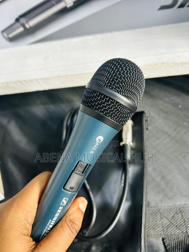 Sennheiser E845-S Dynamic Super Cord Microphone · Photo 3