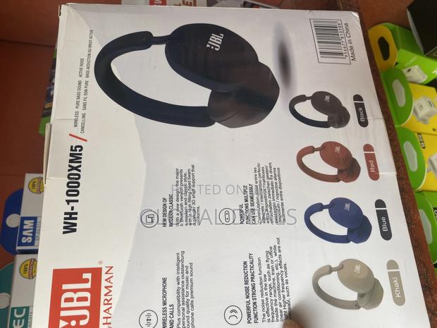 JBL Wireless/Bluetooth Headphones · Photo 2