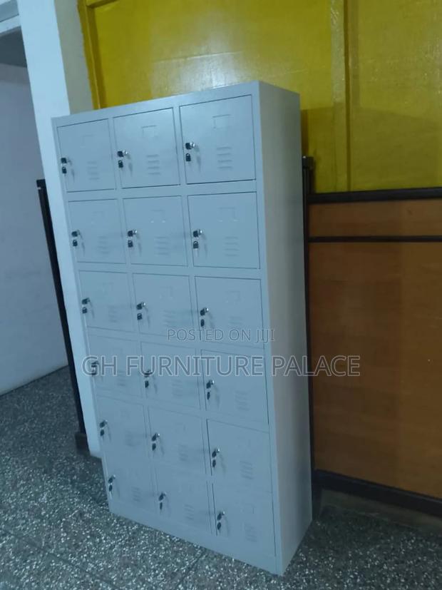 18doors Metal Cabinet · Photo 1