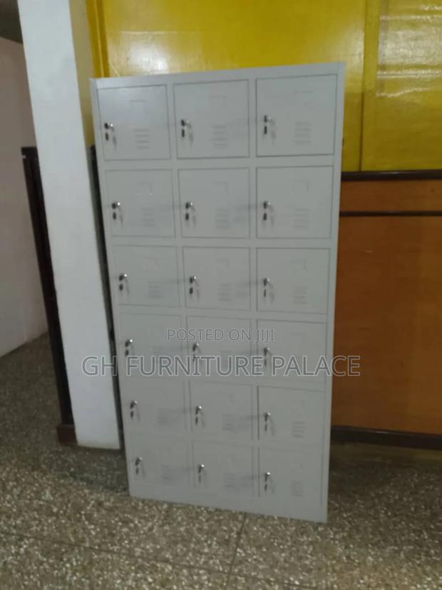 18doors Metal Cabinet · Photo 3