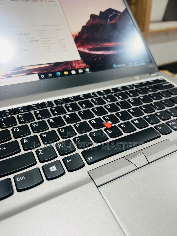 New Laptop Lenovo Thinkpad T490s 8GB Intel Core i5 SSD 256GB · Photo 3