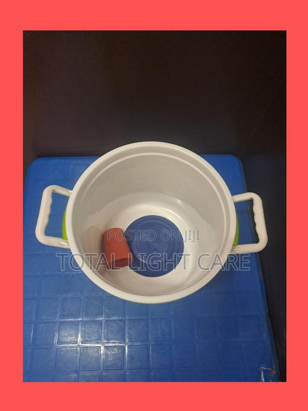 Obolo Ice Chest Medium Size · Photo 1