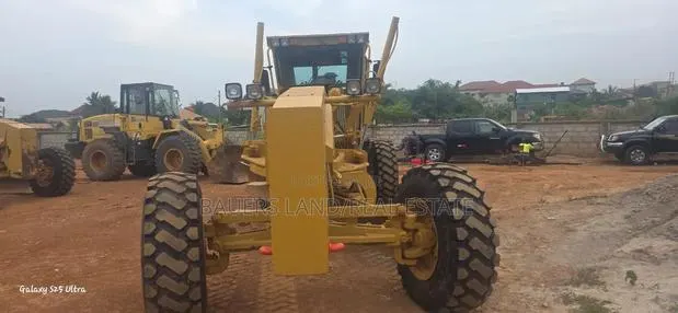 Used Graders Available · Photo 1