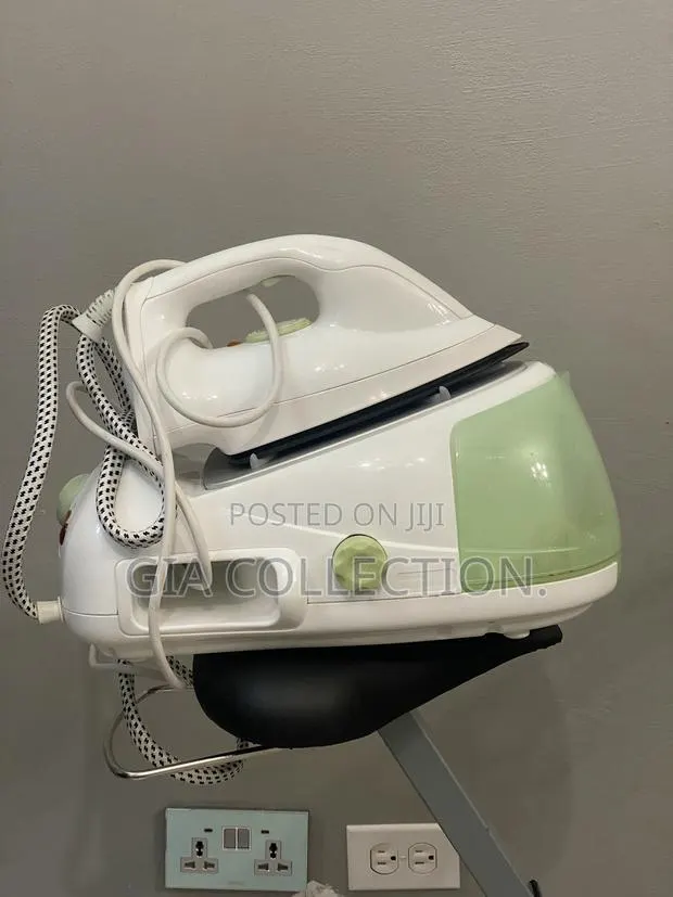Steam Station Iron - Professional Power Steam - Large Tank · Photo 1