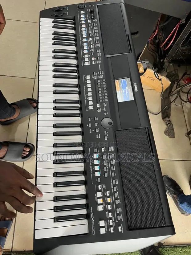 Yamaha PSR-Sx 600 Arranger Workstation Keyboard · Photo 1