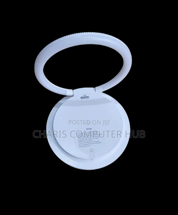 Original Apple Wireless Charger With Light · Photo 2
