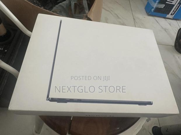 New Laptop Apple MacBook Air 16GB Apple M4 SSD 256GB · Photo 4