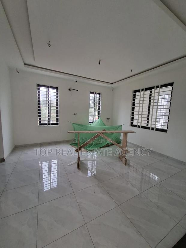 4bdrm Duplex in Adenta for sale · Photo 4