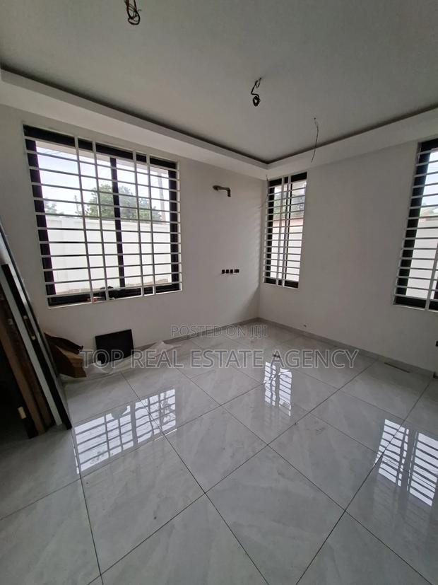 4bdrm Duplex in Adenta for sale · Photo 7