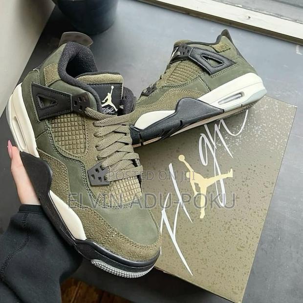Air Jordan 4 Craft "Medium Olive" Sneakers · Photo 1