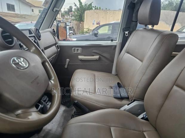 Toyota Land Cruiser 2020 White · Photo 3