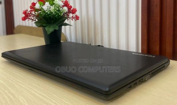 Laptop Toshiba Satellite C50 4GB Intel HDD 320GB · Photo 7