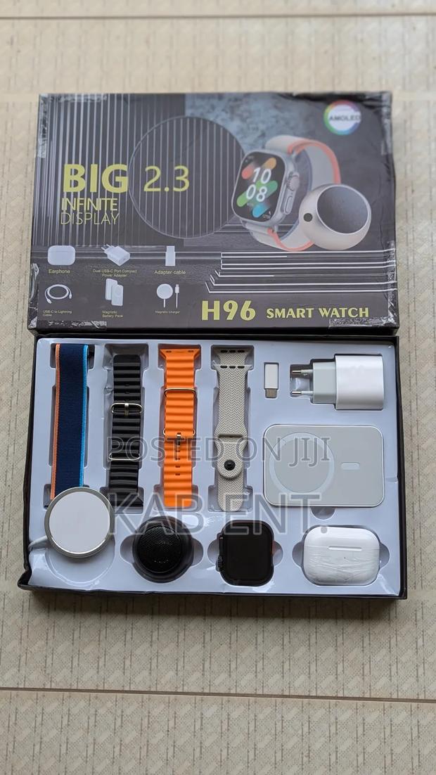 Smartwatch With Earbuds, Power Bank and More · Photo 4