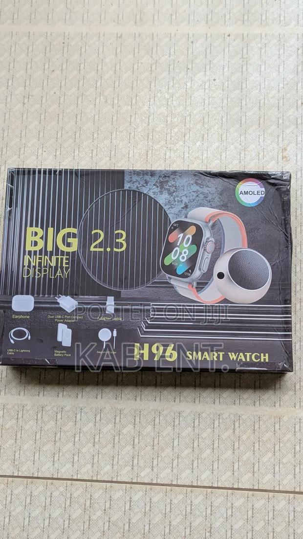 Smartwatch With Earbuds, Power Bank and More · Photo 5