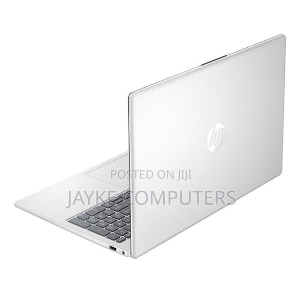 New Laptop HP 15 8GB AMD Ryzen 3 SSD 512GB · Photo 1