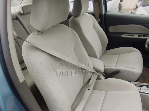 Toyota Belta 2011 Gray · Photo 4