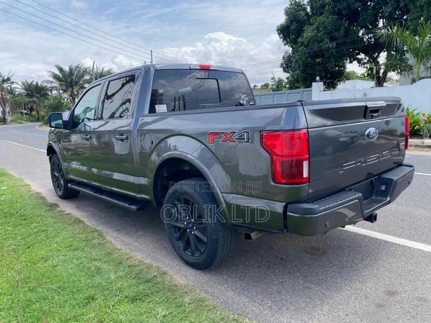 Ford F-150 Limited 4x4 SuperCrew Cab Styleside 5.5 ft. box 145 in. WB · Photo 4