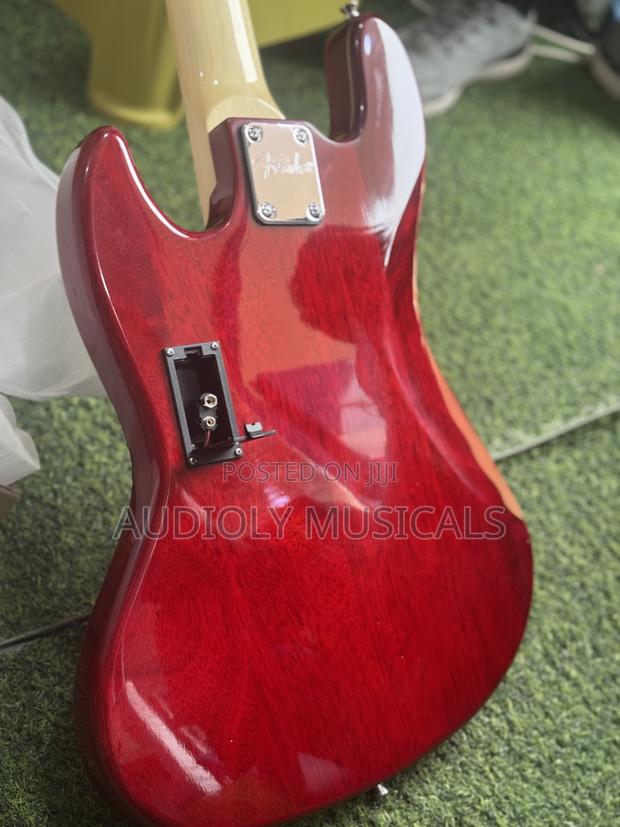 Active Bass Guitar · Photo 5