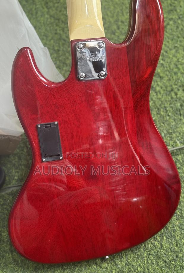 Active Bass Guitar · Photo 8