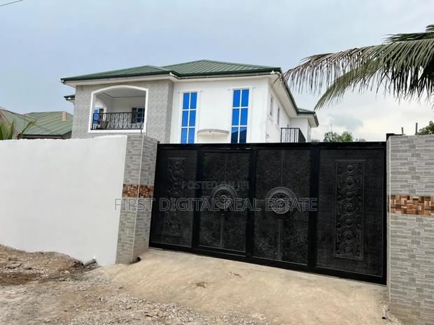 6bdrm Duplex in First Digital Real, Ghana Link Area for sale · Photo 3