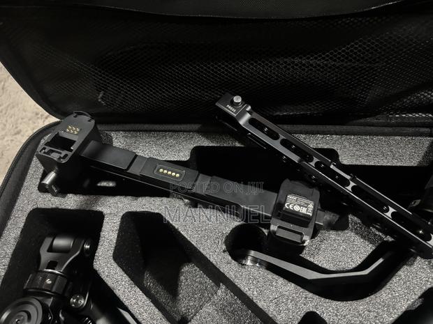 Tilta Float Dual Handle Support System · Photo 3