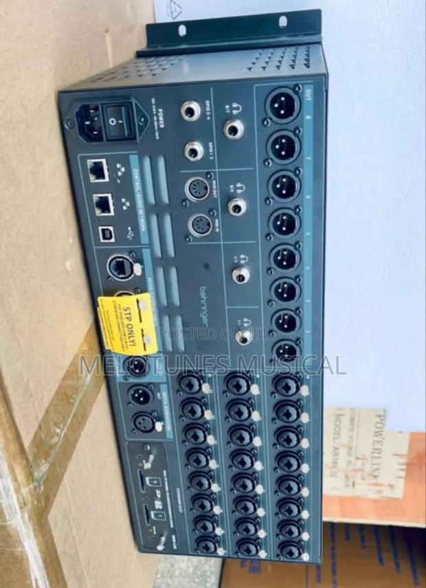 Behringer Wing Rack · Photo 2