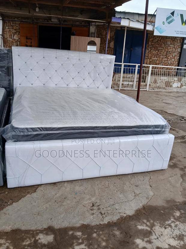 Queen's Bed · Photo 1