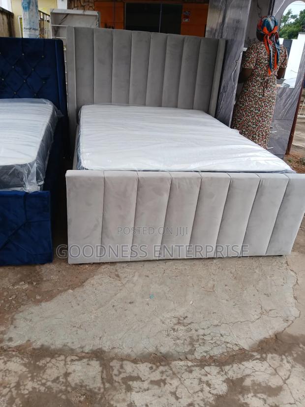 Design Double Bed With Mattress · Photo 1