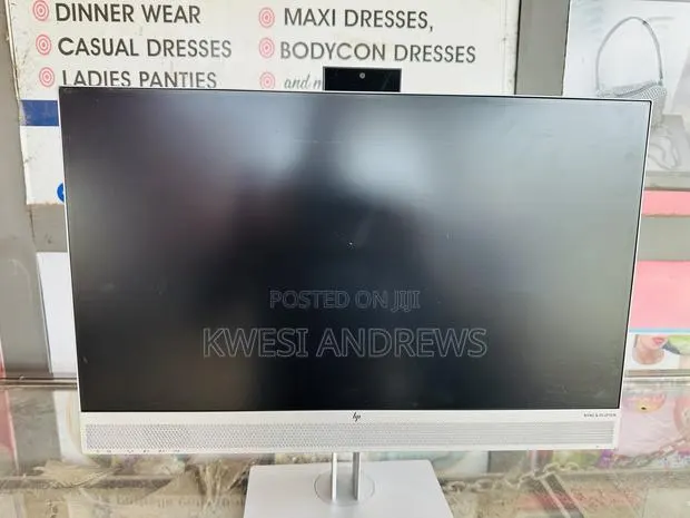 HP Edgeless Monitor · Photo 1