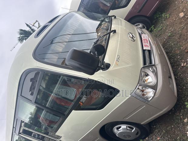 Hyundai County 2013 Grey · Photo 1