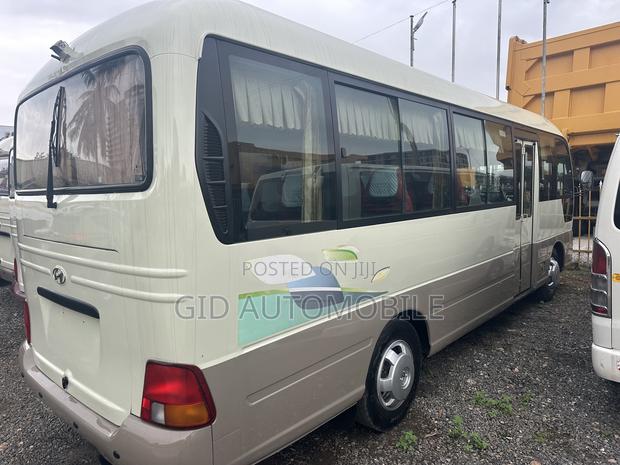 Hyundai County 2013 Grey · Photo 5