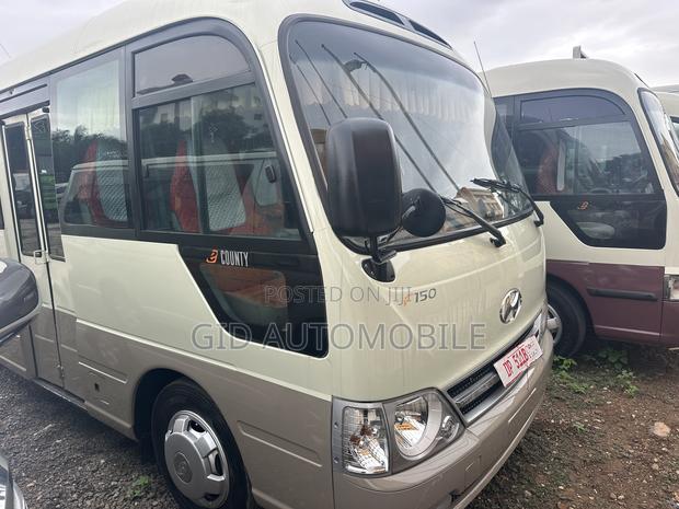 Hyundai County 2013 Grey · Photo 4