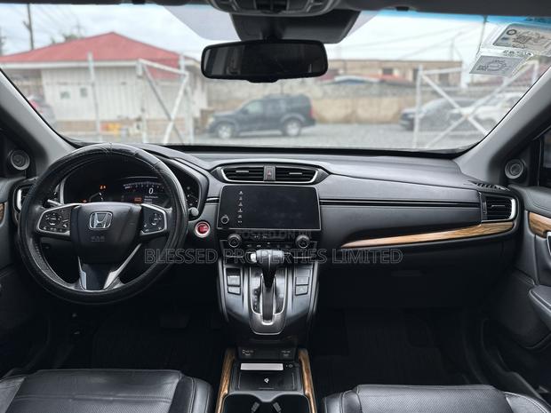 Honda CR-V Touring 2021 White · Photo 1