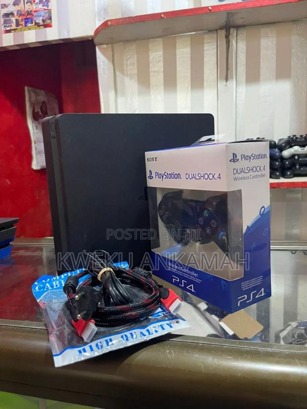 Play Station 4 Slim,Jailbreak Loaded With Games · Photo 1