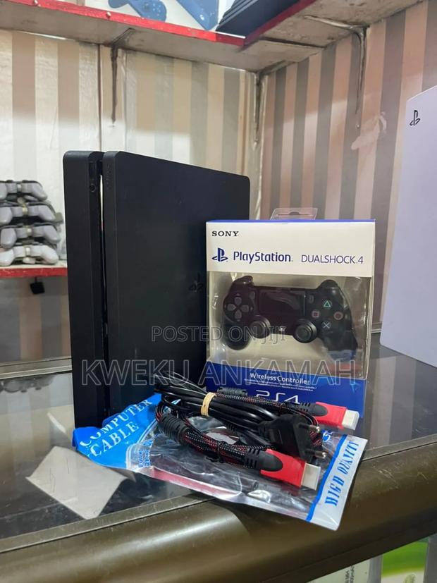 Play Station 4 Slim,Jailbreak Loaded With Games · Photo 2