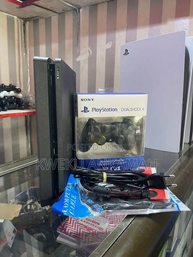 Play Station 4 Slim,Jailbreak Loaded With Games · Photo 3