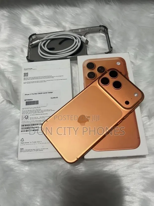 Apple iPhone 17 Pro Max 512 GB White · Photo 1