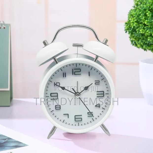Twin Bell Loud Metal Alarm Clock · Photo 2