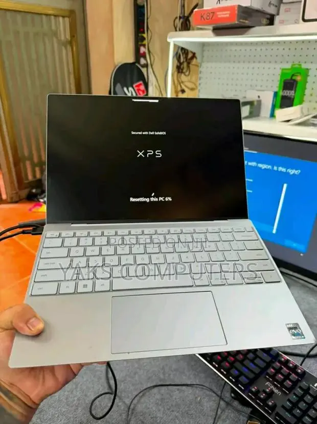 New Laptop Dell XPS 13 32GB Intel Core i7 SSD 512GB · Photo 1
