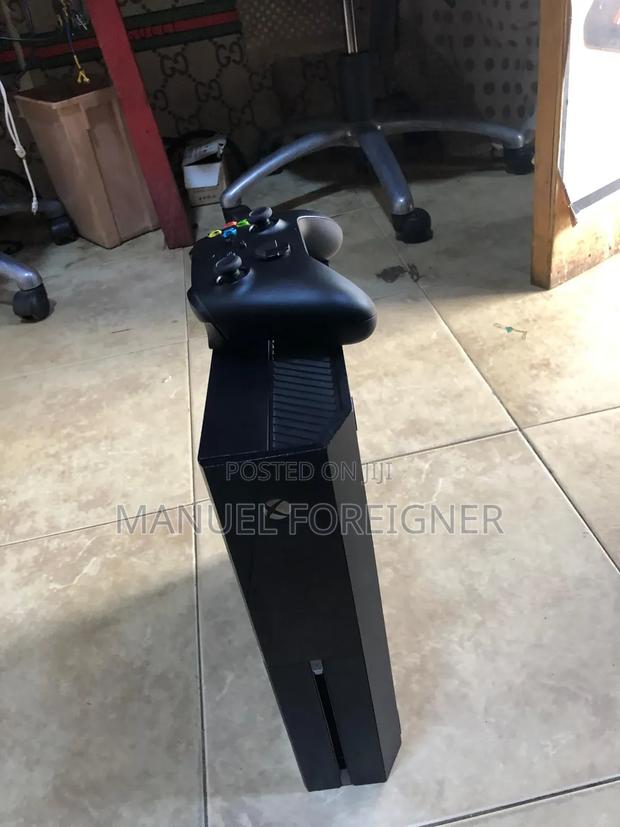 Xbox 1 With Series Controller and 24 Games · Photo 3