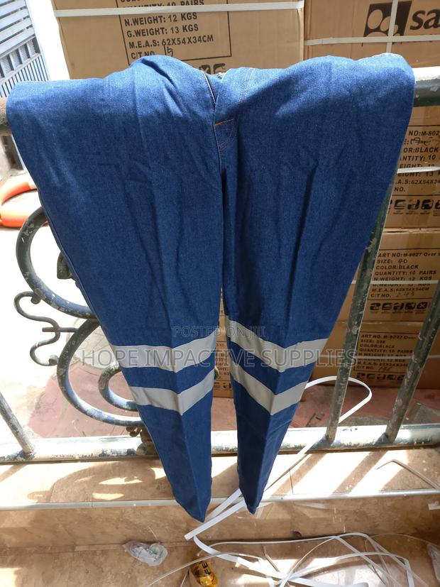 Quality Work Jeans Trouser With Reflectors. · Photo 2