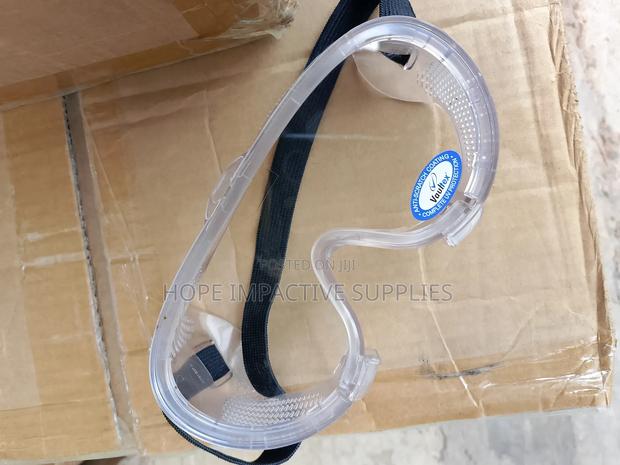 Quality Vaultex Goggles - Plain(Anti-scratch & Complete Uv Protection) · Photo 1