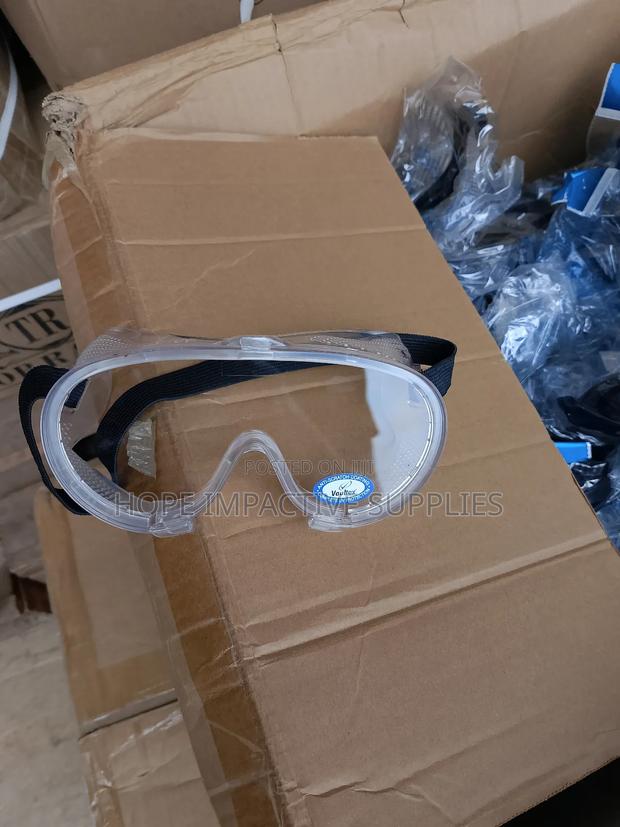 Quality Vaultex Goggles - Plain(Anti-scratch & Complete Uv Protection) · Photo 3