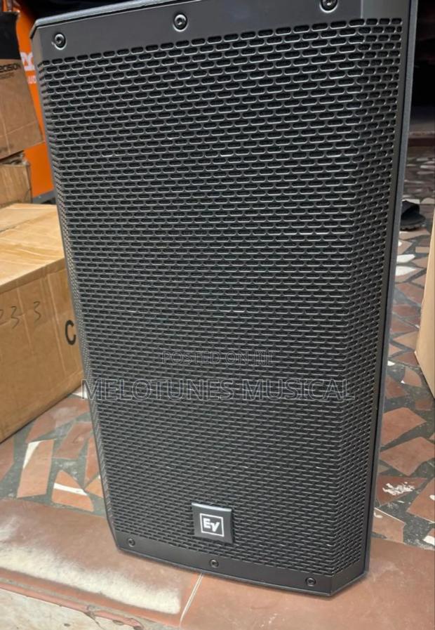 Electro-Voice ZLX-12bt 12" 1000w Bluetooth Powered Speaker. · Photo 1