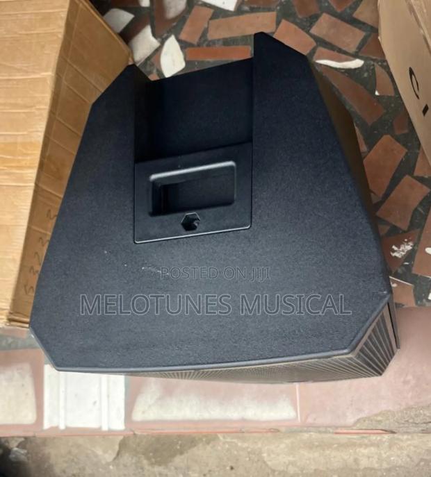 Electro-Voice ZLX-12bt 12" 1000w Bluetooth Powered Speaker. · Photo 5