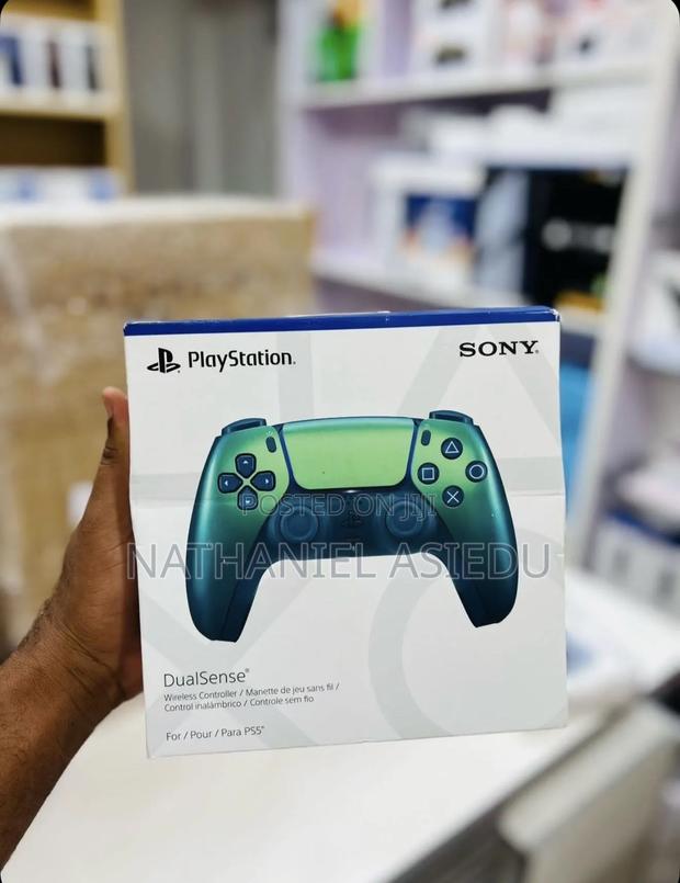 Playstation 5 (Ps5) Dualsense Wireless Controller · Photo 2