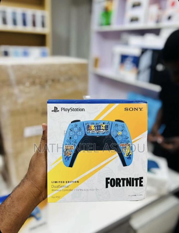Playstation 5 (Ps5) Dualsense Wireless Controller · Photo 3