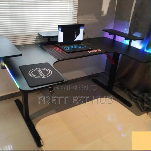 Pro Gaming Studio Office Desk · Photo 3