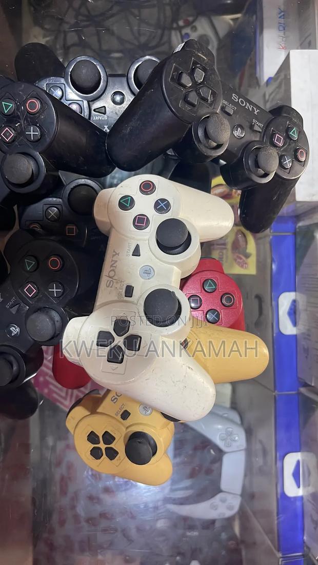 Playstation 3 Used Controllers for Sale · Photo 1